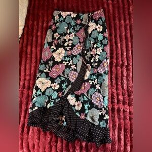Amorose Midi Skirt Size M